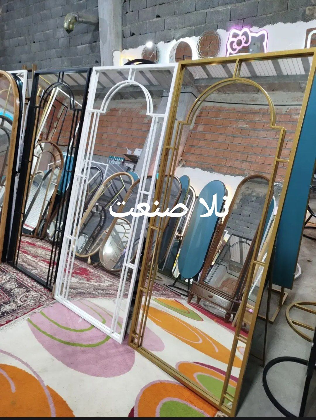 اینه مربع گنبدی شکل